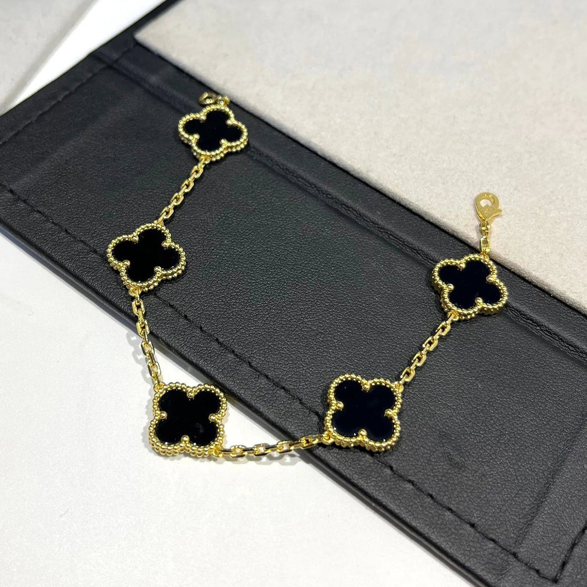 [⭐Renara] CLOVER 5 MOTIF ONYXS BRACELET COLLECTION