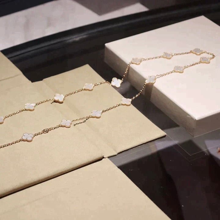 [⭐Renara]CLOVER 20 MOTIFS WHITE MOP NECKLACE