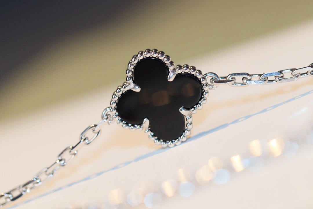 [⭐Renara]CLOVER 20 MOTIFS ONYX DIAMOND SILVER