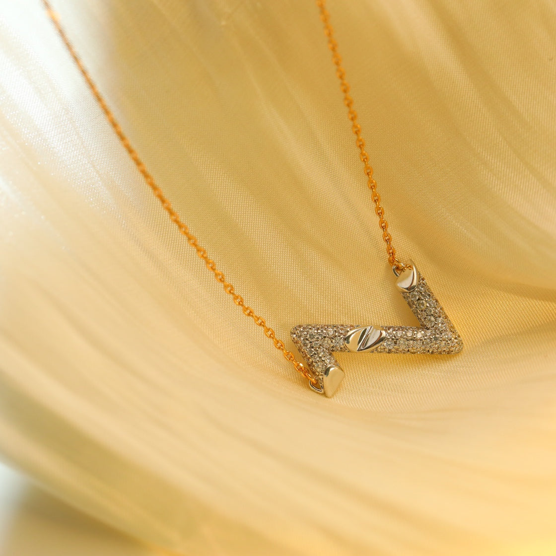 [⭐Renara]VOLT SILVER DIAMOND PEDANT NECKLACE