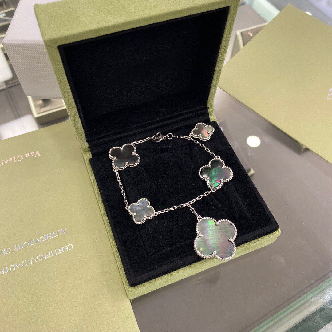 [⭐Renara]CLOVER 5 MOTIFS SIVLER DARK MOP BRACELET