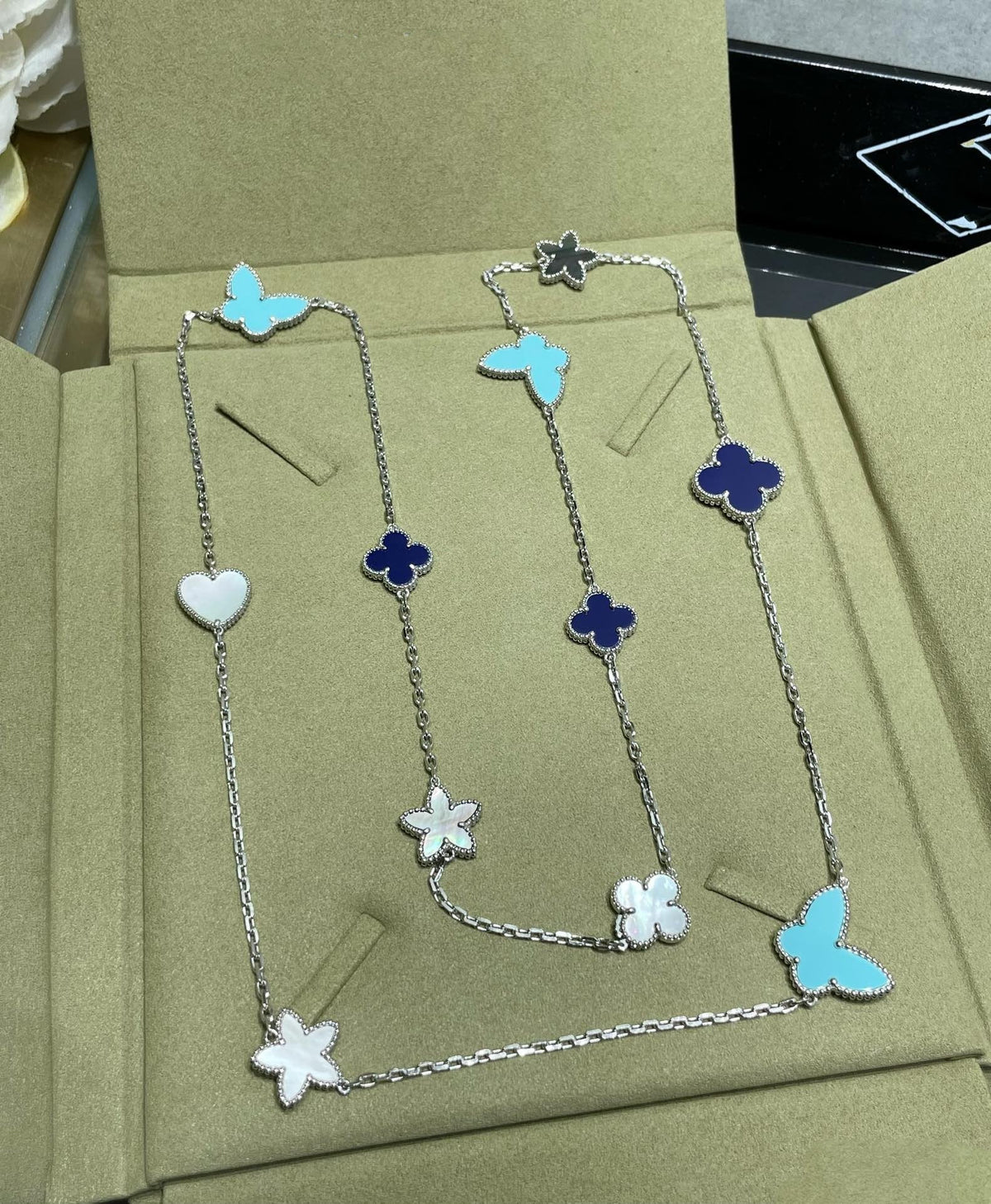 [⭐Renara]LUCKY CLOVER SILVER 11 MOTIF NECKLACE