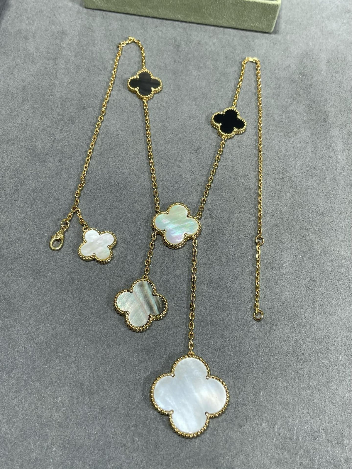 [⭐Renara]CLOVER 6 MOTIF MOP ONYX GOLD NECKLACE