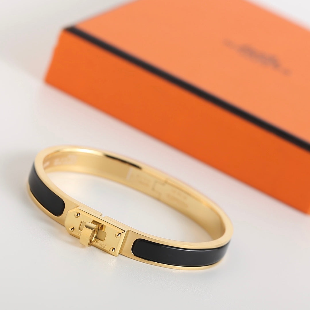 [⭐Renara]HM KELLY BLACK BRACELET