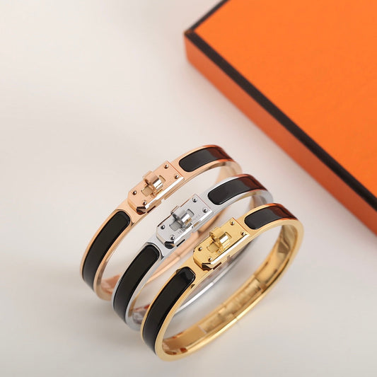 [⭐Renara]HM KELLY BLACK BRACELET