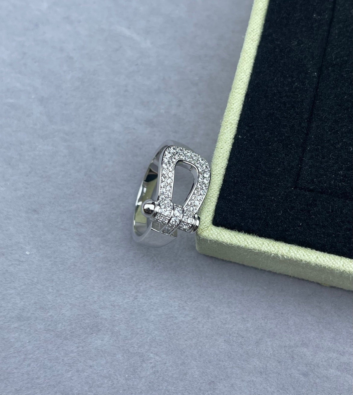 [⭐Renara]Wide Hoof-Shaped Diamond-Studded Ring
