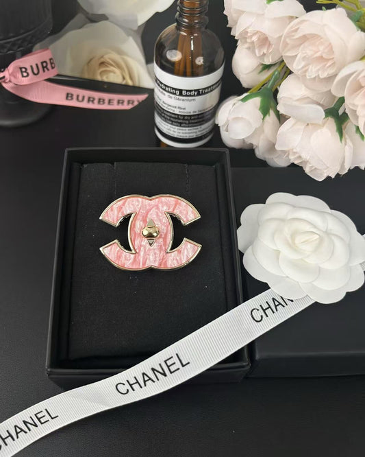 [⭐Renara]Pink Resin Classic Brooch 5cm