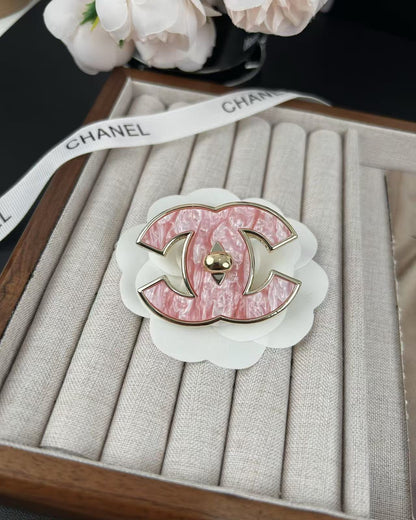 [⭐Renara]Pink Resin Classic Brooch 5cm