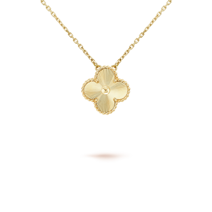 [⭐Renara]CLOVER 15MM LASER NECKLACE AND BOX