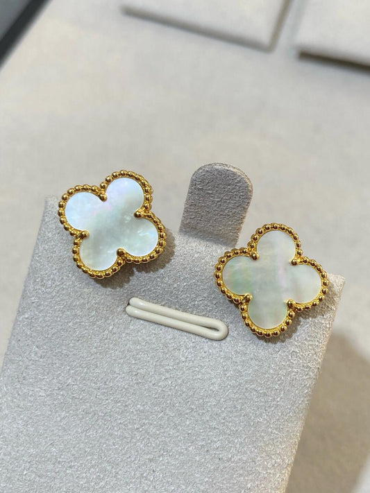[⭐Renara] CLOVER LARGE (20mm) 1 MOTIFS WHITE MOP STUD EARRINGS