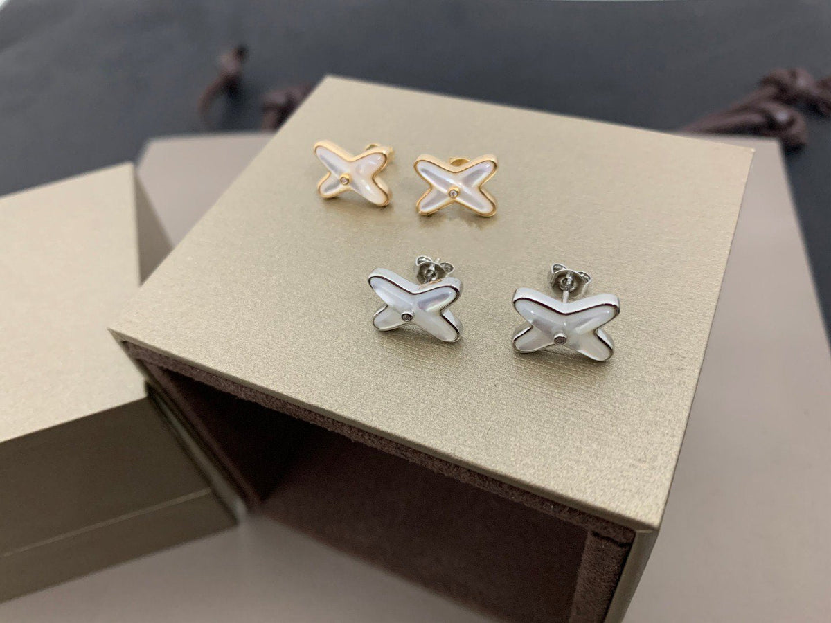 [⭐Renara]JEUX DE WHITE MOP SILVER DIAMOND EARRINGS