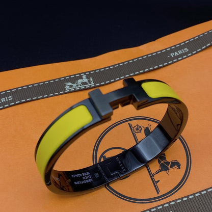 [⭐Renara]CLIC HM SO BLACK YELLOW BRACELET