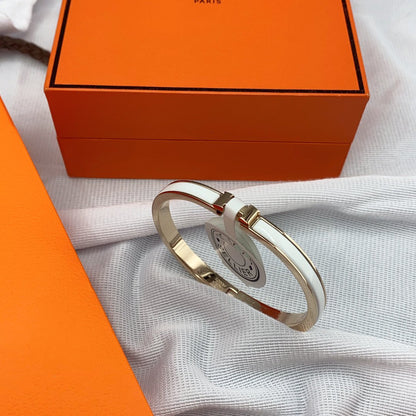 [⭐Renara]CLASSIC HM CLIC WHITE 8MM ENAMEL BRACELET