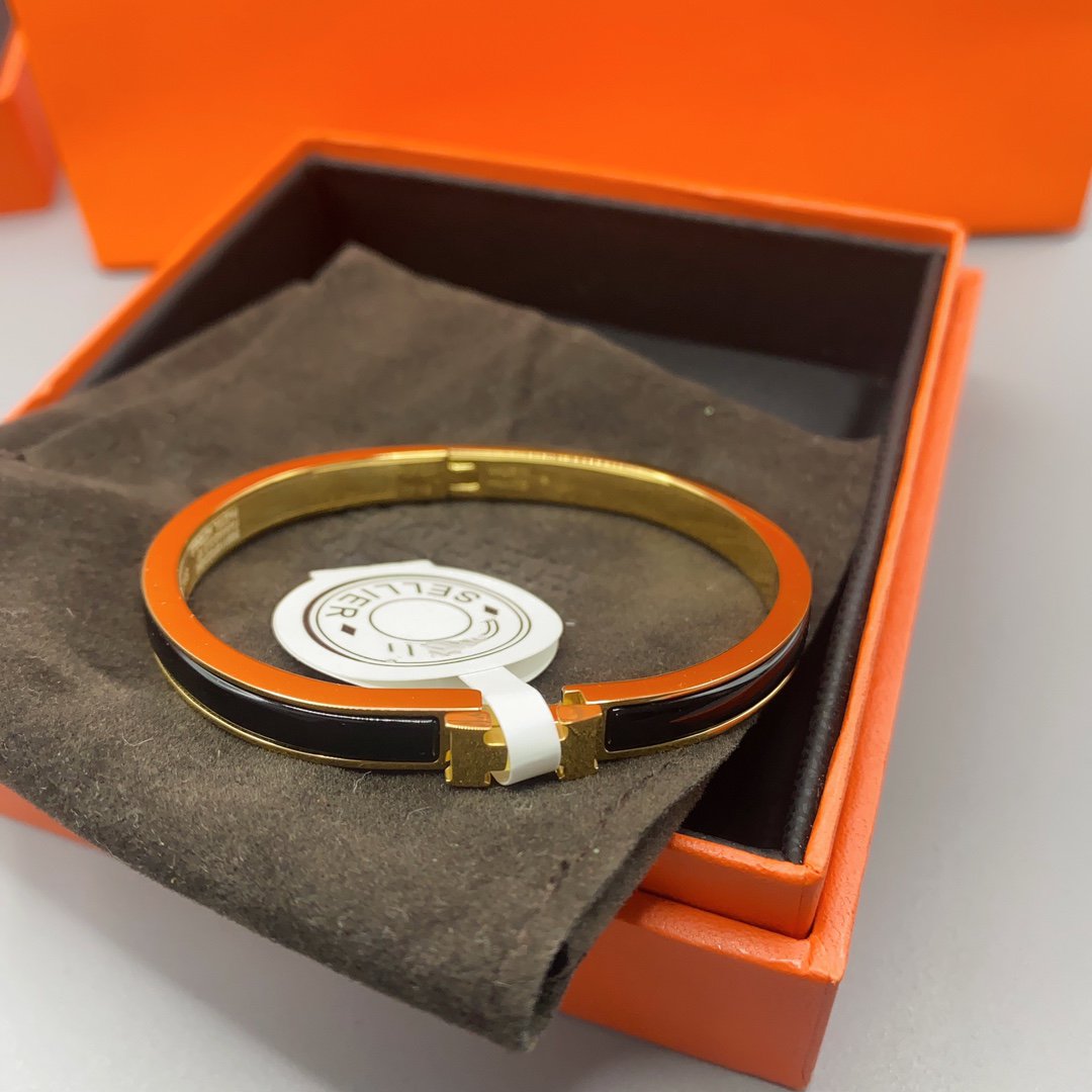[⭐Renara]CLASSIC HM CLIC BLACK 8MM ENAMEL BRACELET