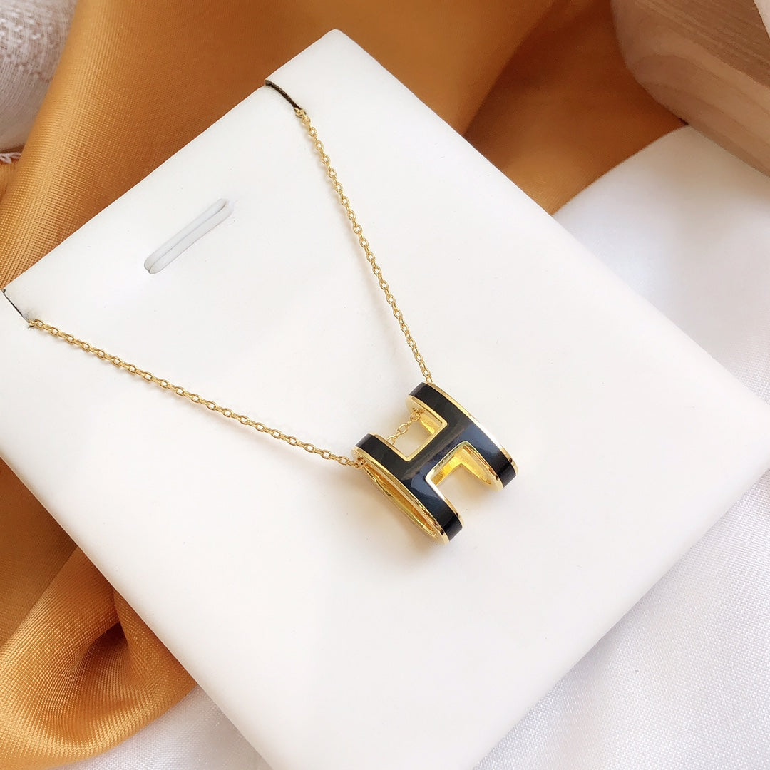 [⭐Renara]HM CLIC BLACK ENAMEL GOLD NECKLACE