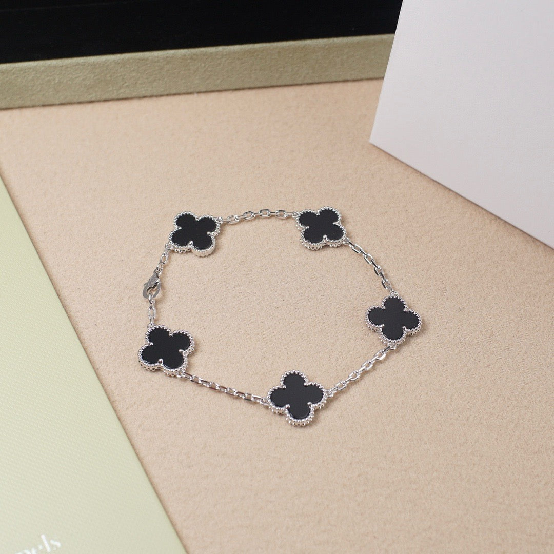 [⭐Renara] CLOVER 5 MOTIF ONYXS BRACELET COLLECTION