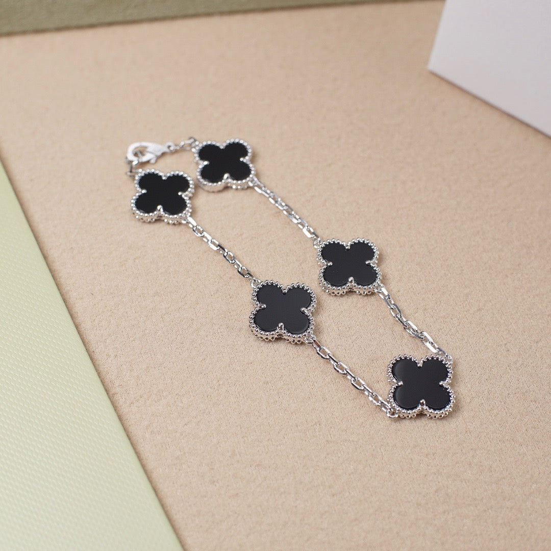 [⭐Renara] CLOVER 5 MOTIF ONYXS BRACELET COLLECTION
