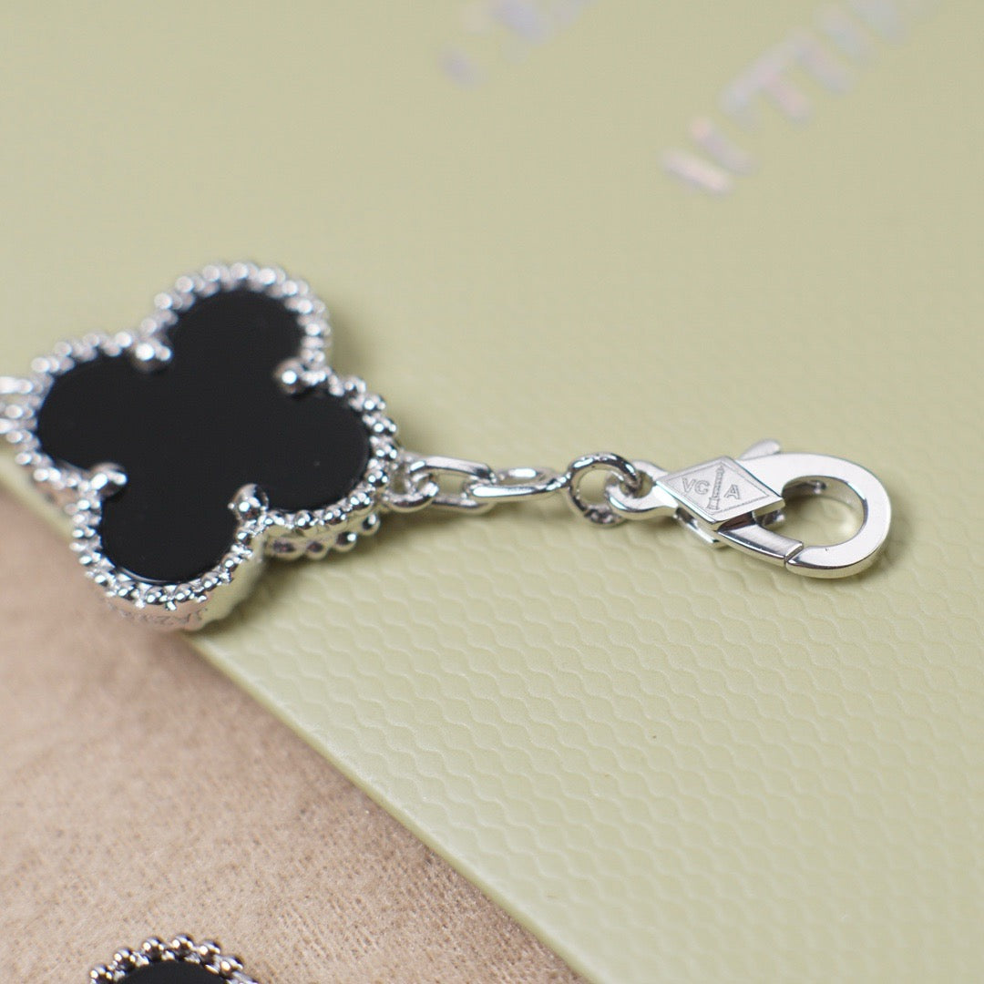 [⭐Renara] CLOVER 5 MOTIF ONYXS BRACELET COLLECTION
