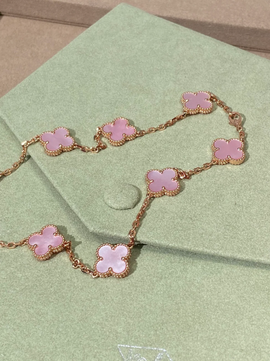 [⭐Renara Jewellery] Pink Necklace with Ten Clover Designs