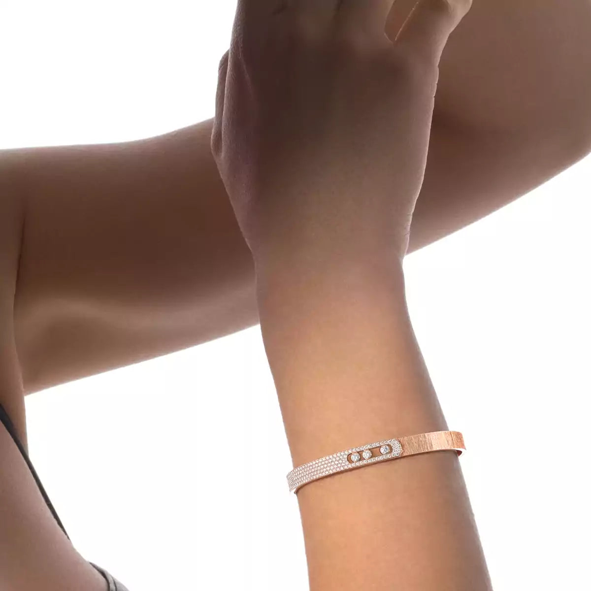 [⭐Renara]Move Noa Ciselé half pavé bangle
