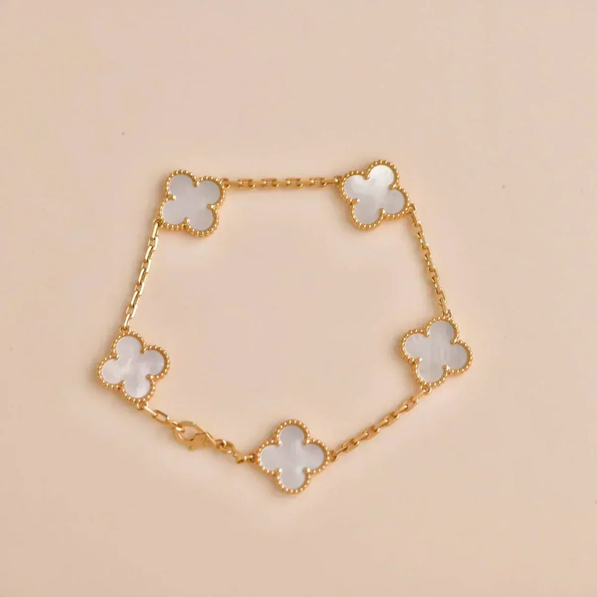 [⭐Renara]CLOVER WHITE PEARL MOP 5 MOTIF BRACELET COLLECTION