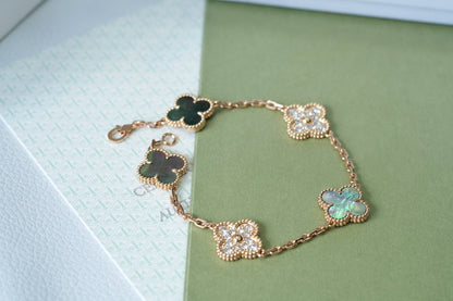 [⭐Renara] CLOVER 5 MOTIF GRAY MOP BRACELET COLLECTION