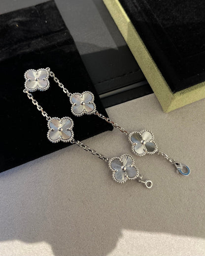[⭐Renara] CLOVER 5 MOTIF LASER BRACELET COLLECTION