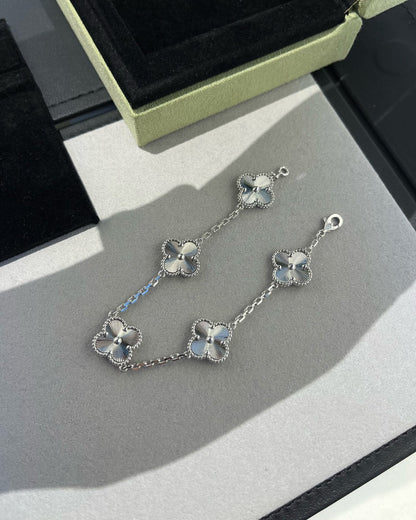 [⭐Renara] CLOVER 5 MOTIF LASER BRACELET COLLECTION